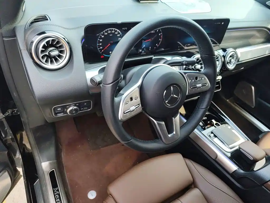 Mercedes-Benz GLB — миниатюра 7
