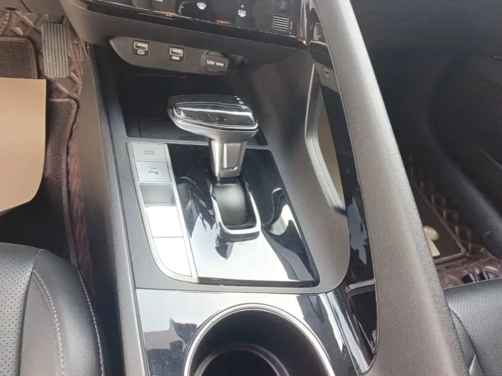 Hyundai Elantra — миниатюра 14