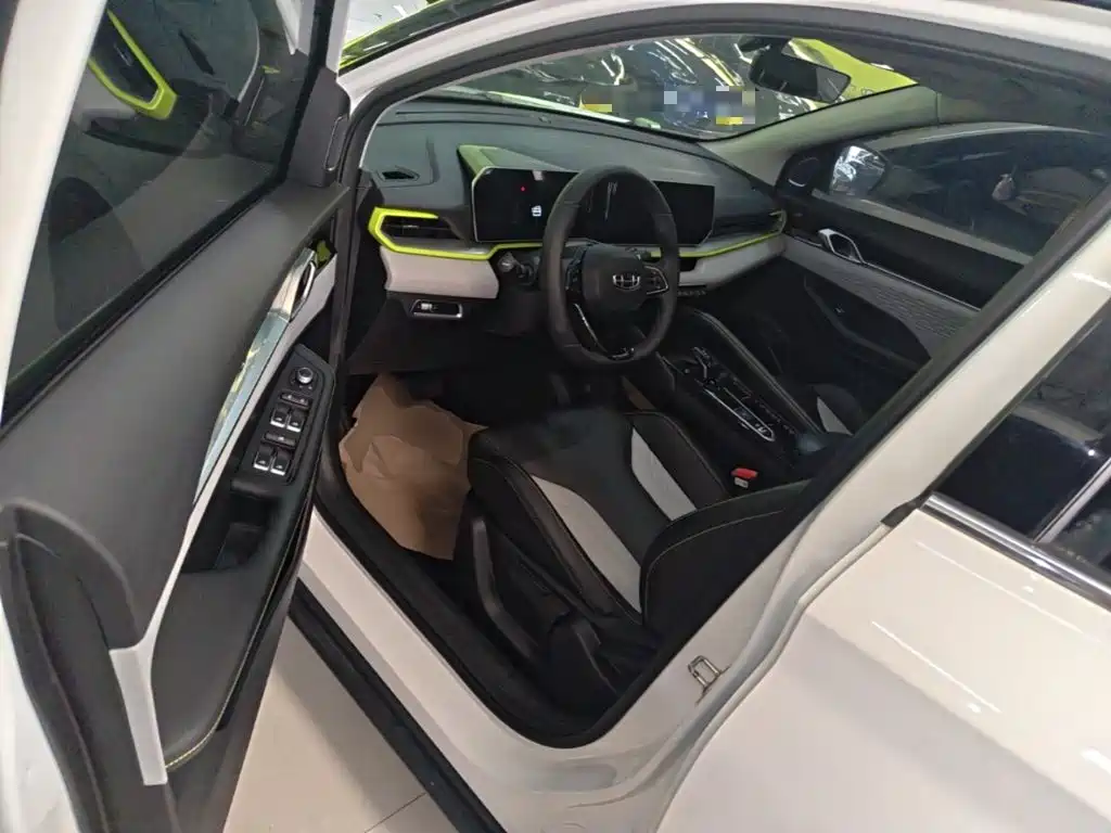 Geely Binyue — миниатюра 16