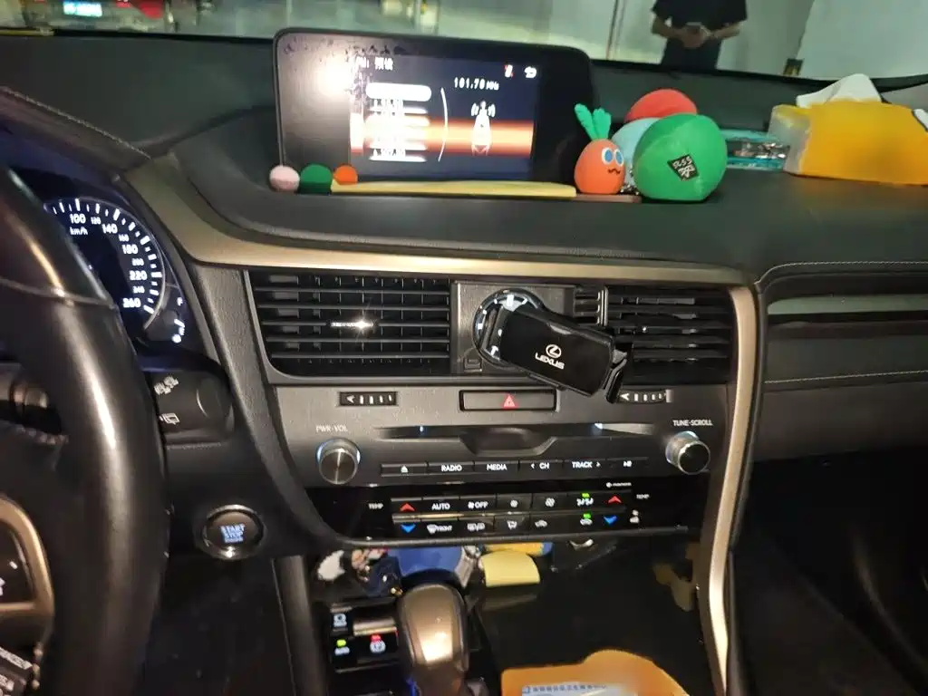 Lexus RX — миниатюра 6