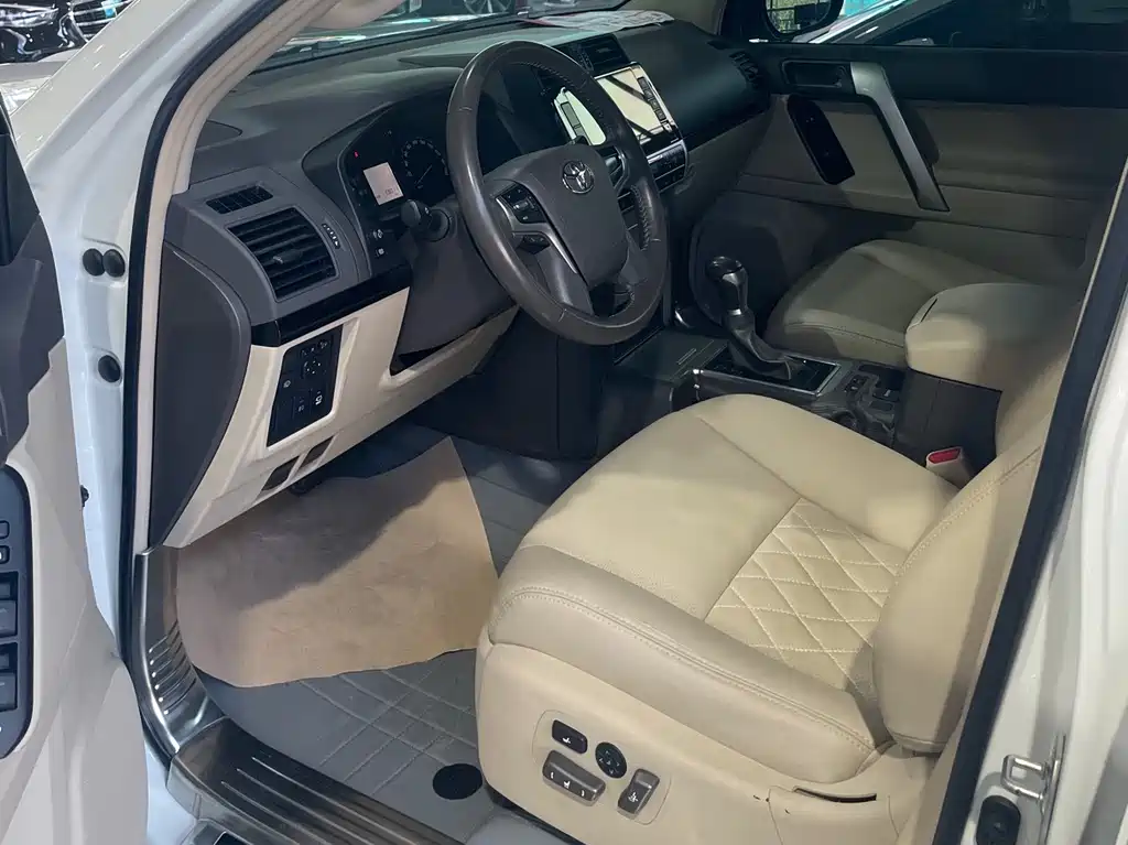 Toyota Land Cruiser Prado 2023 4.0L AT