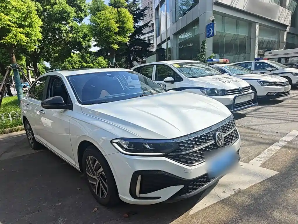 Volkswagen Lavida — миниатюра 4