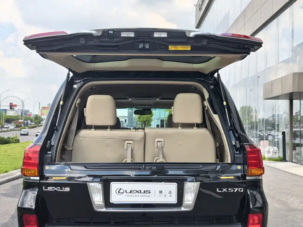 Lexus LX — миниатюра 13