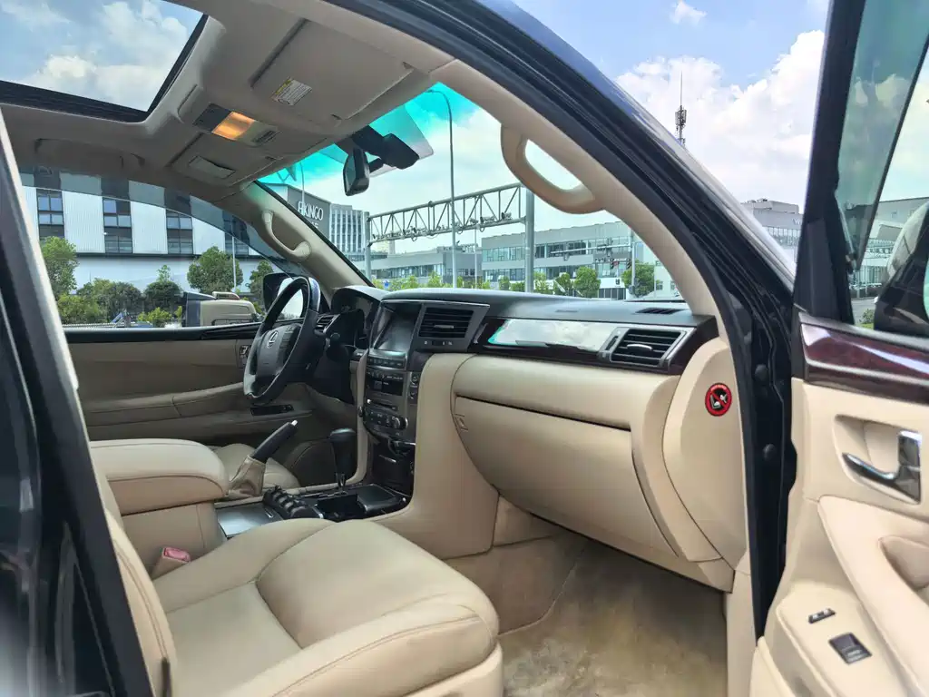 Lexus LX — миниатюра 18