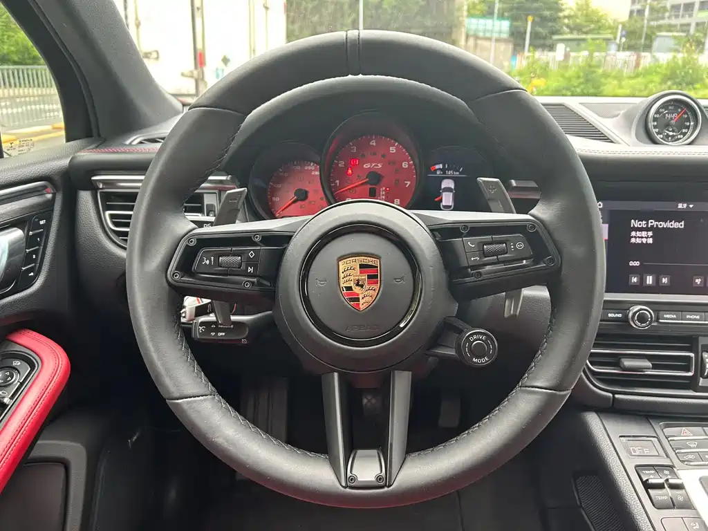Porsche Macan — миниатюра 5