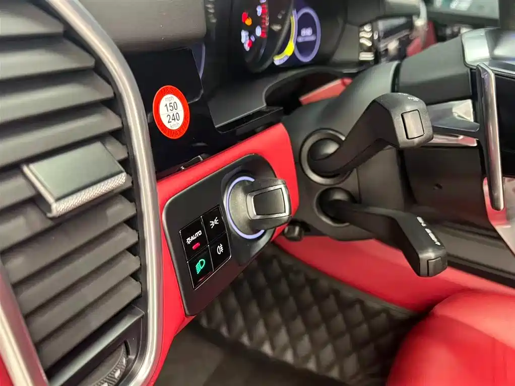 Porsche Cayenne — миниатюра 16