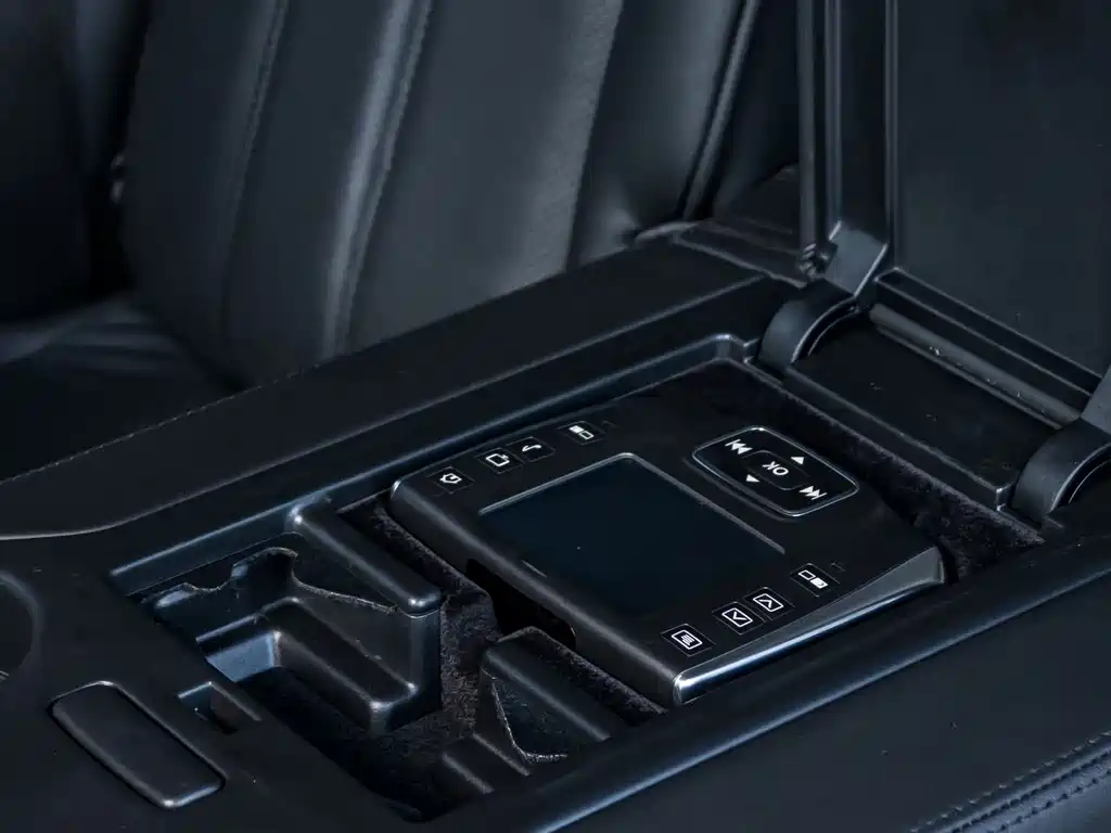 Land Rover Range Rover — миниатюра 19