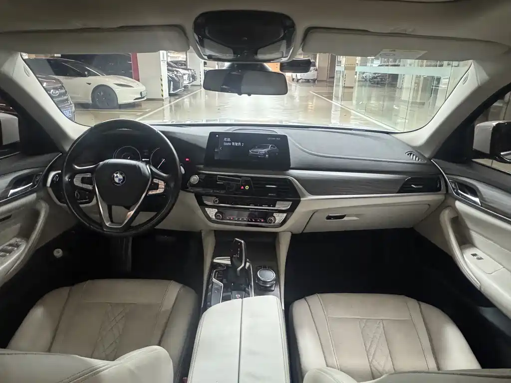 BMW 5 Series New Energy — миниатюра 7