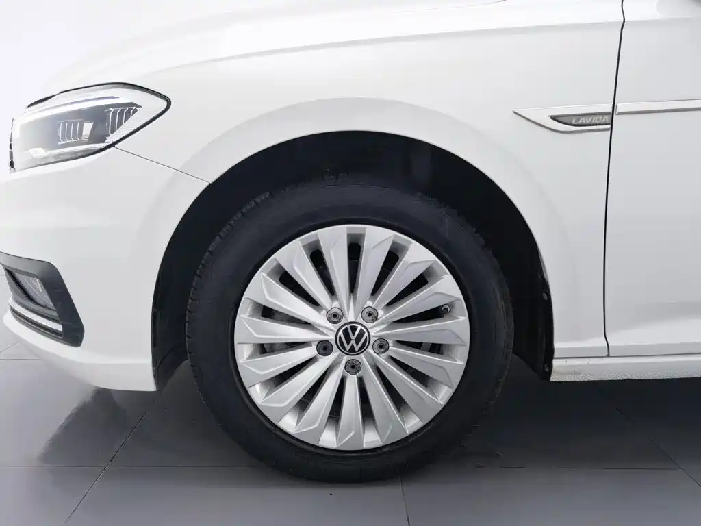 Volkswagen Lavida — миниатюра 17