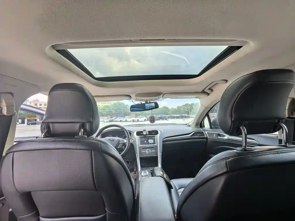 Ford Mondeo — миниатюра 10
