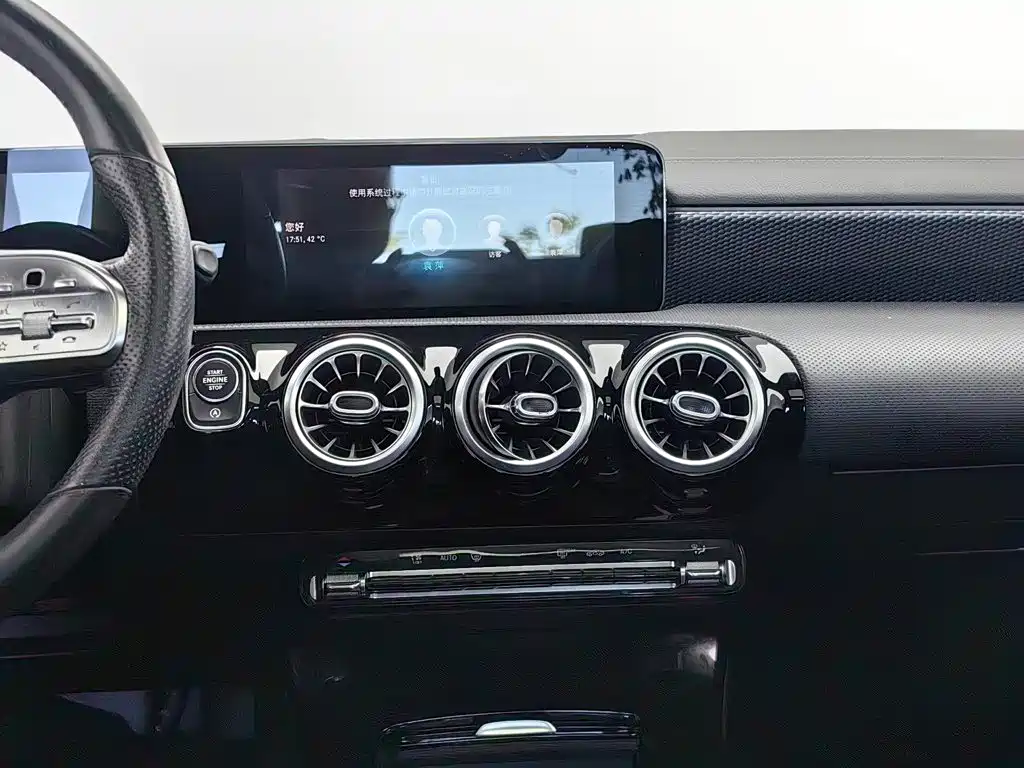 Mercedes-Benz A-Class — миниатюра 12