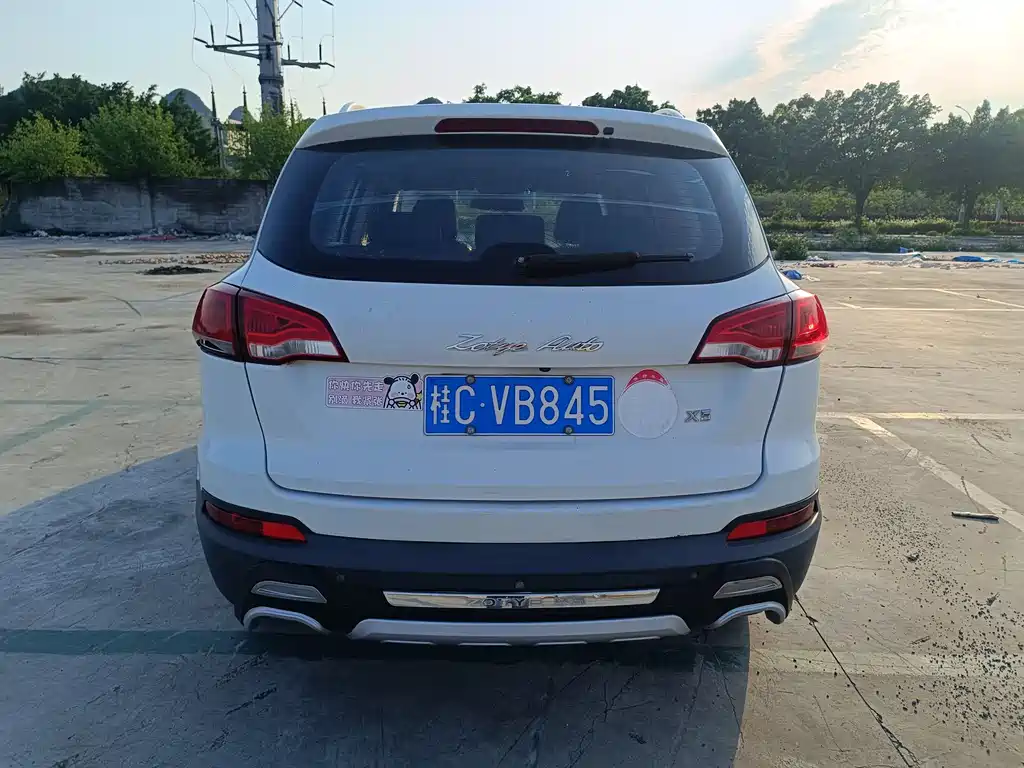 Zotye X5 2015 1.5T MT Luxury IV