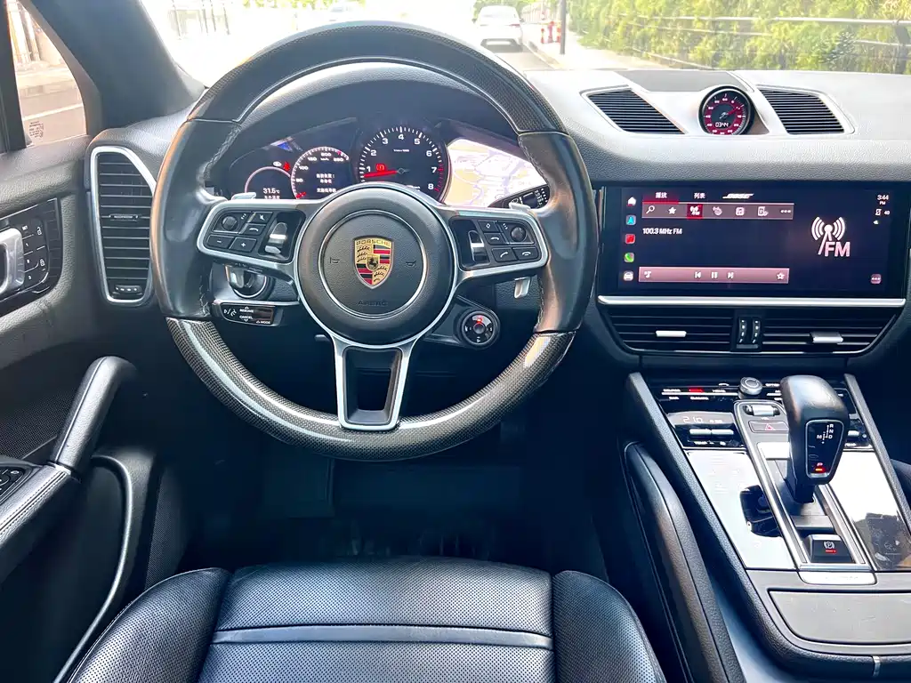 Porsche Cayenne — миниатюра 14