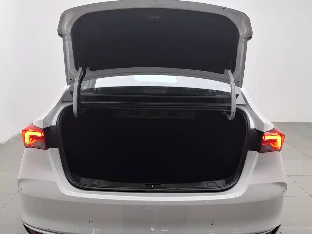 Buick Verano — миниатюра 16