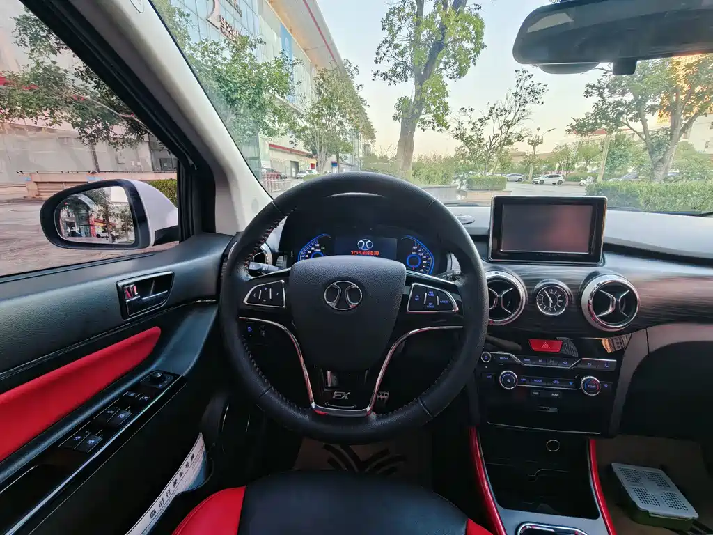 BAIC New Energy EX — миниатюра 18