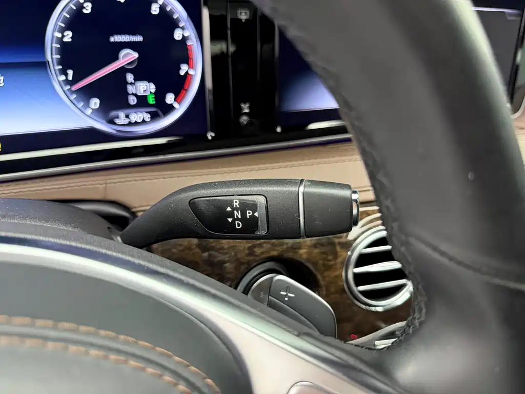Mercedes-Benz S-Class — миниатюра 12