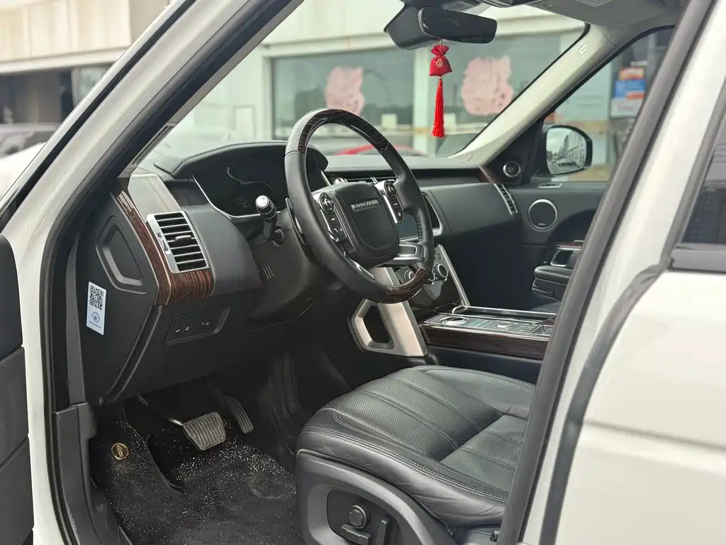 Land Rover Range Rover — миниатюра 5
