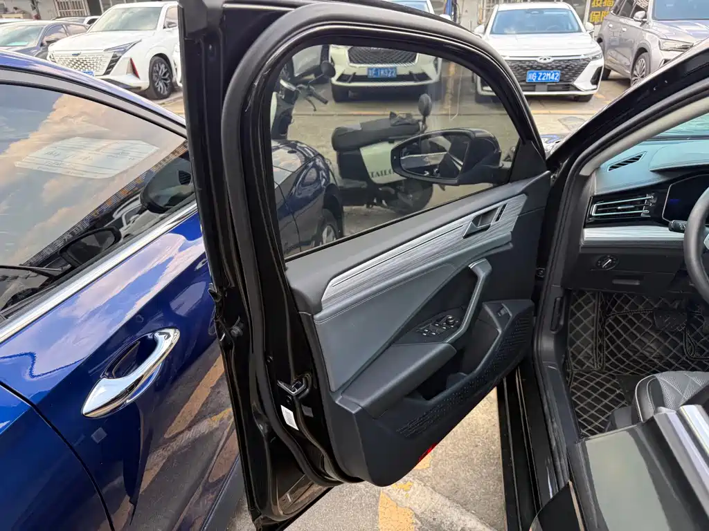 Volkswagen Sagitar — миниатюра 4