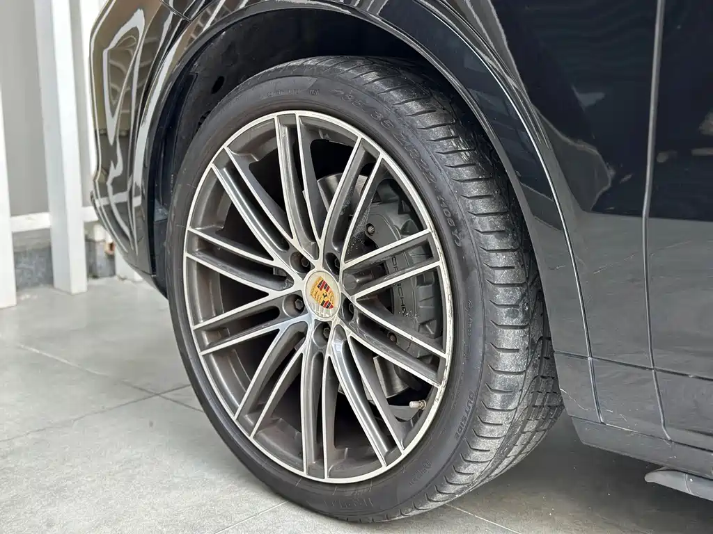 Porsche Cayenne — миниатюра 22