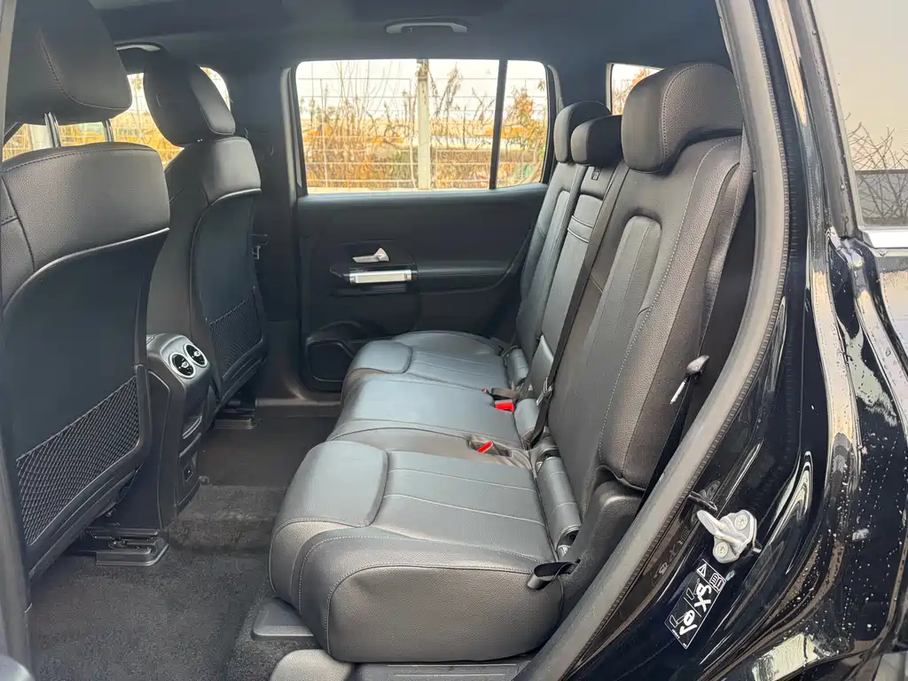 Mercedes-Benz EQB - фото 9