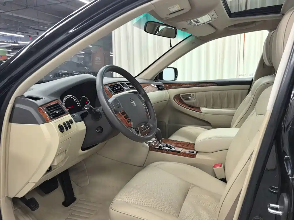 Toyota Crown — миниатюра 4