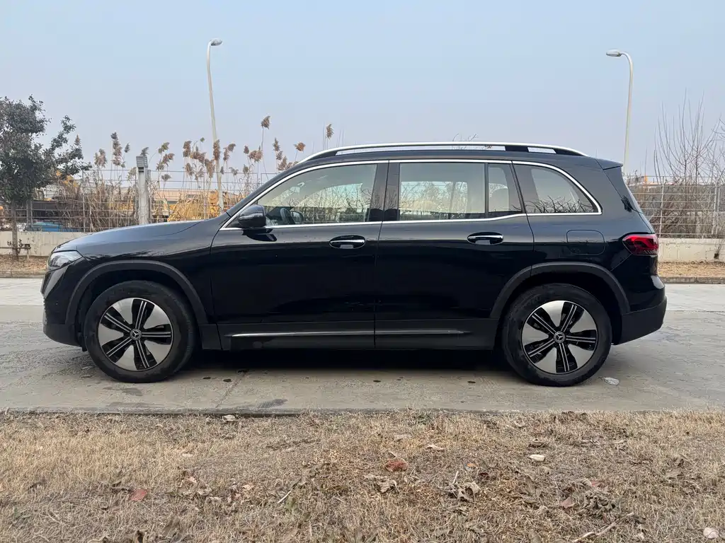 Mercedes-Benz EQB - фото 4