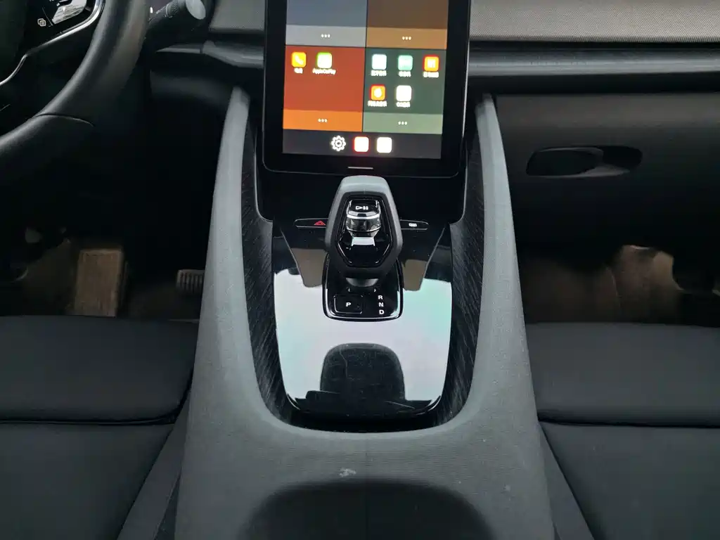 Polestar Polestar 2 — миниатюра 14