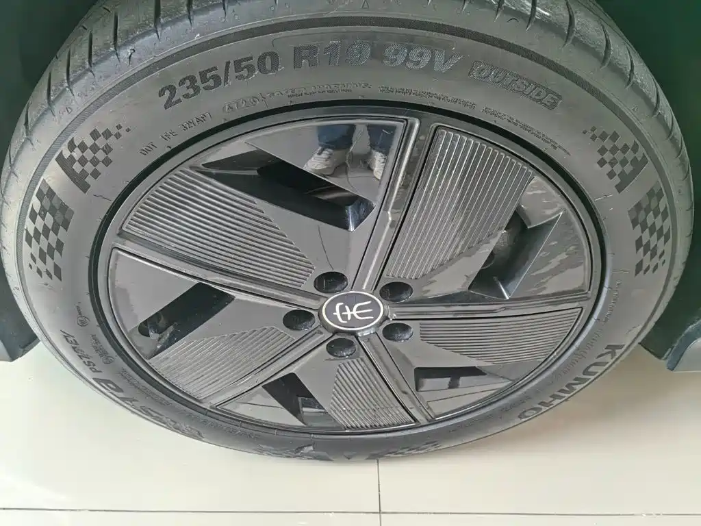 BYD L EV — миниатюра 13