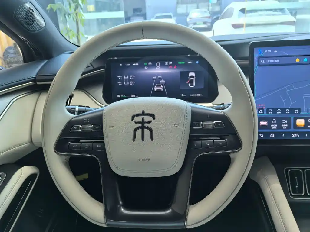 BYD L EV — миниатюра 9