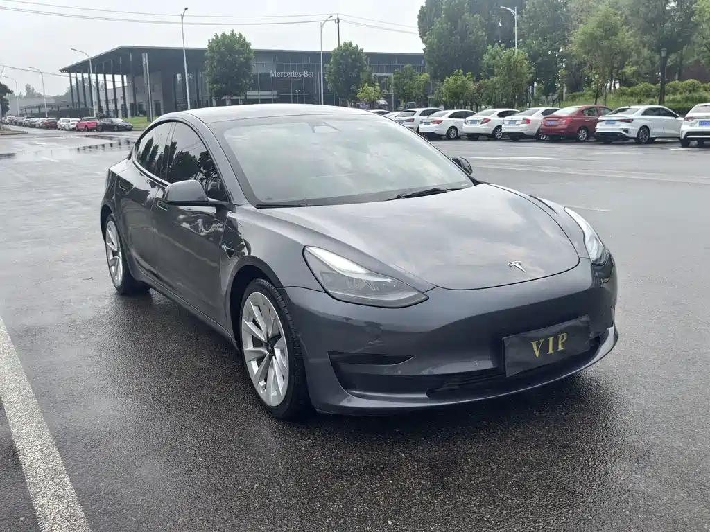 Tesla Model 3 — миниатюра 2
