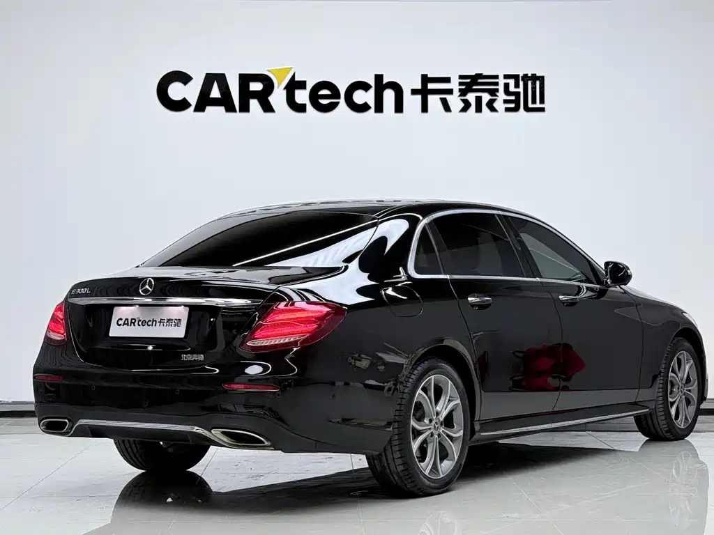 Mercedes-Benz E-Class — миниатюра 9