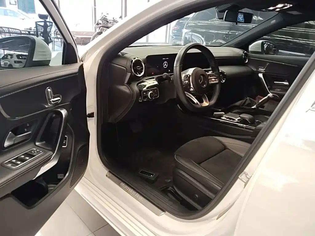 Mercedes-Benz A-Class — миниатюра 16
