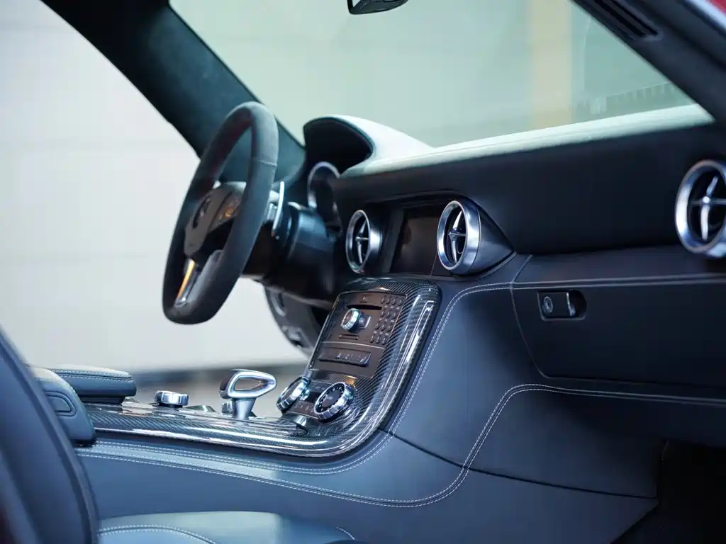 Mercedes-Benz SLS AMG — миниатюра 30