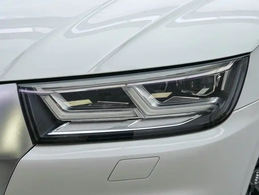 Audi Q5L — миниатюра 2