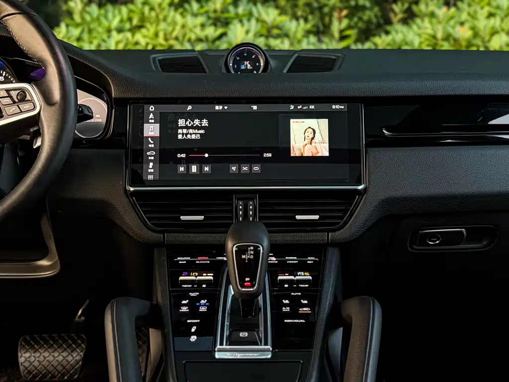 Porsche Cayenne — миниатюра 14