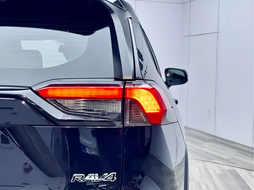 Toyota RAV4 — миниатюра 29
