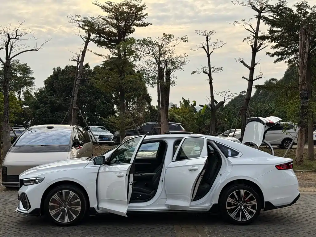 GEELY AUTOMOBILE XINGRUI