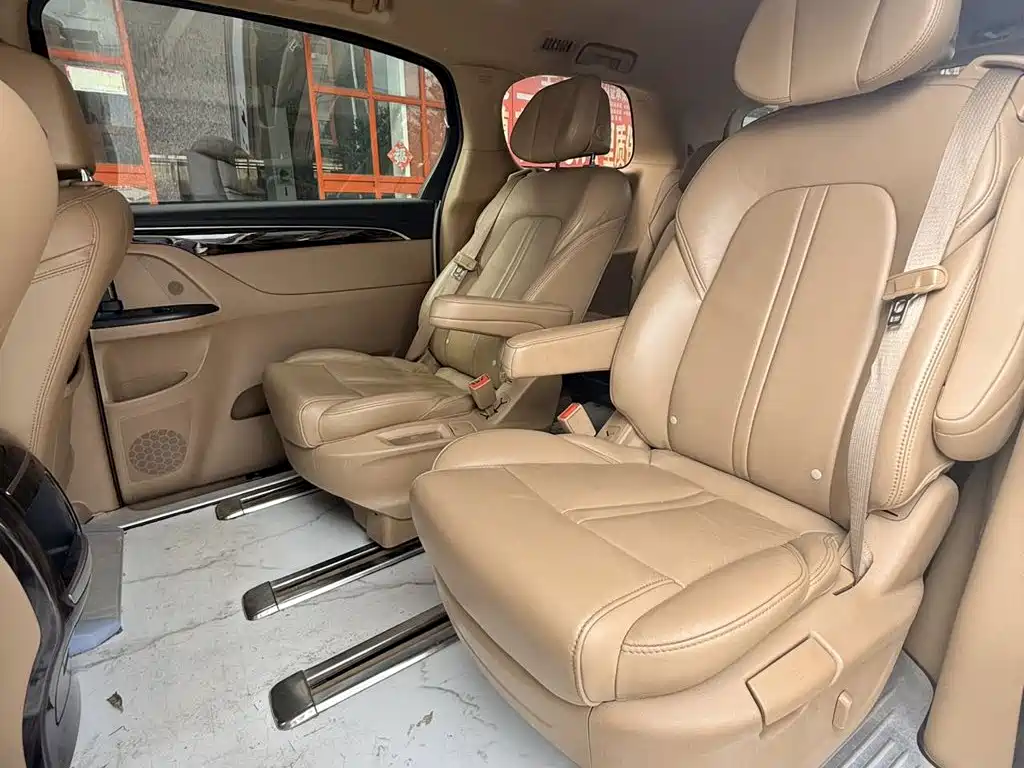 Buick GL8 — миниатюра 4