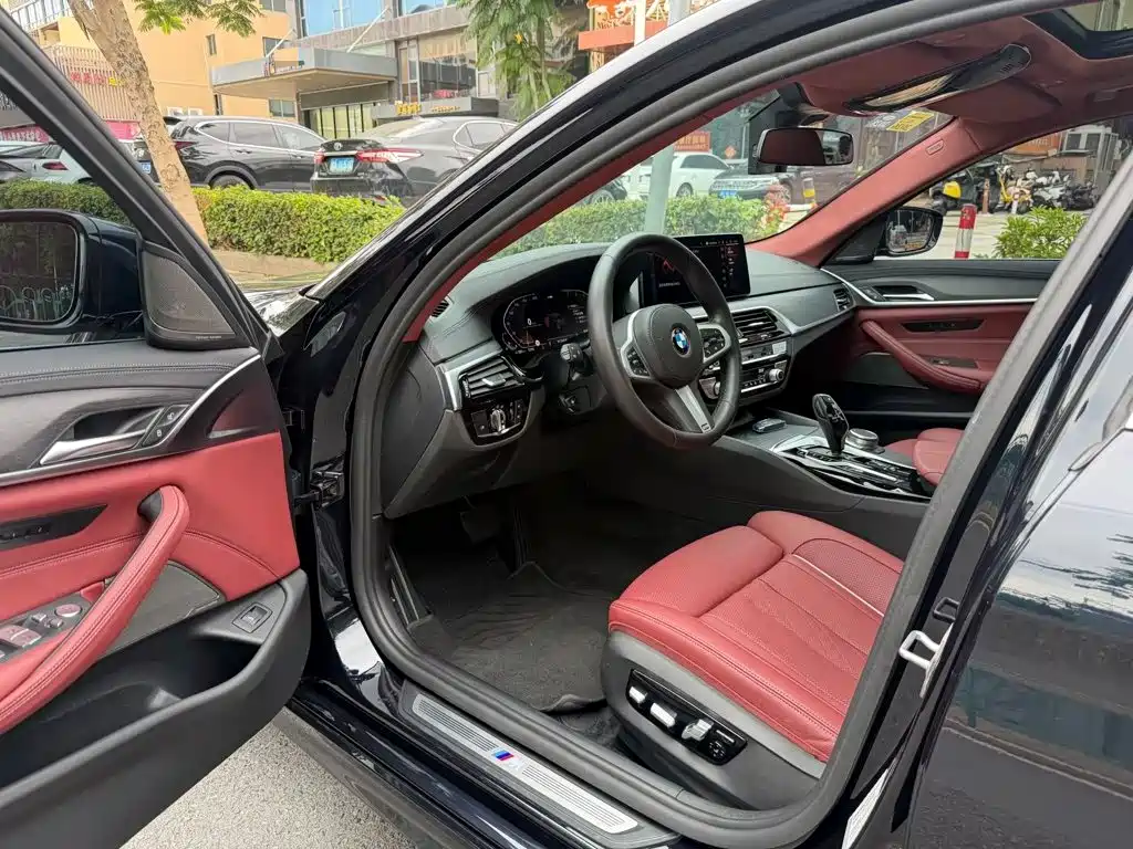 BMW 5 Series — миниатюра 8
