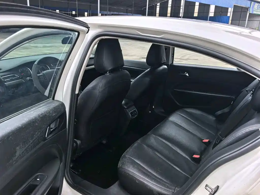 Peugeot 408 — миниатюра 8