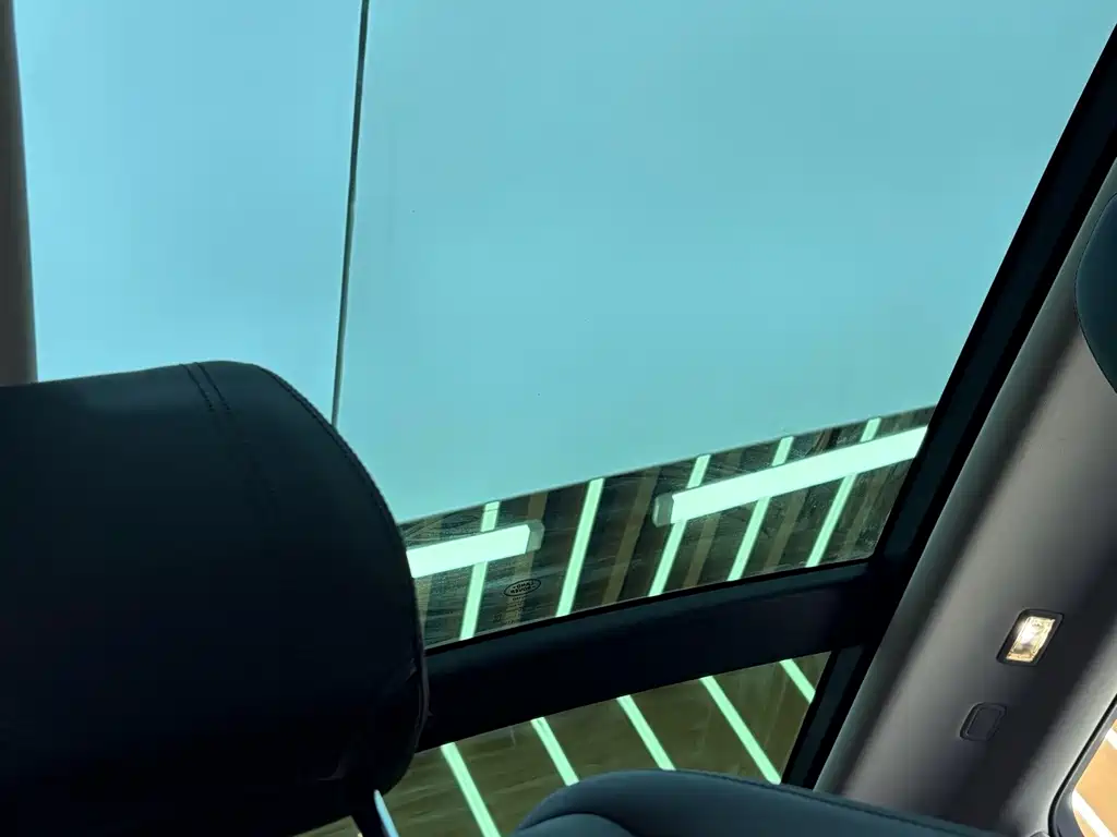Land Rover Evoque PHEV — миниатюра 8