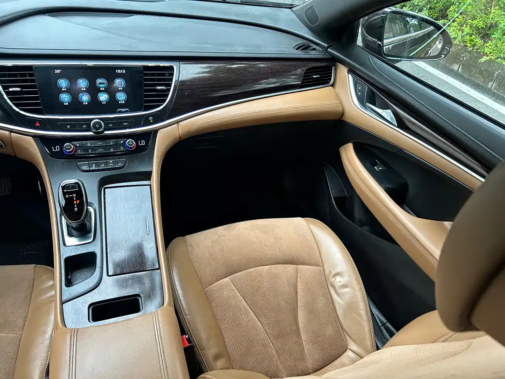 Buick LaCrosse — миниатюра 9