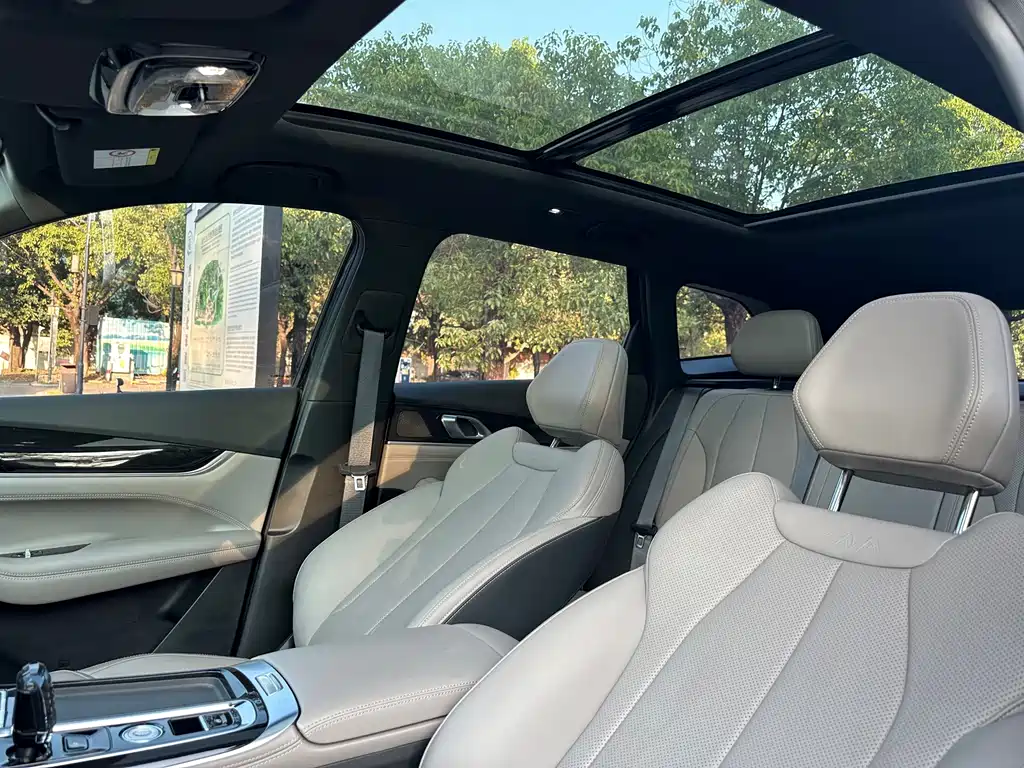 Geely Boyue L — миниатюра 21