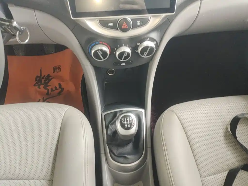 Hyundai Verna — миниатюра 14