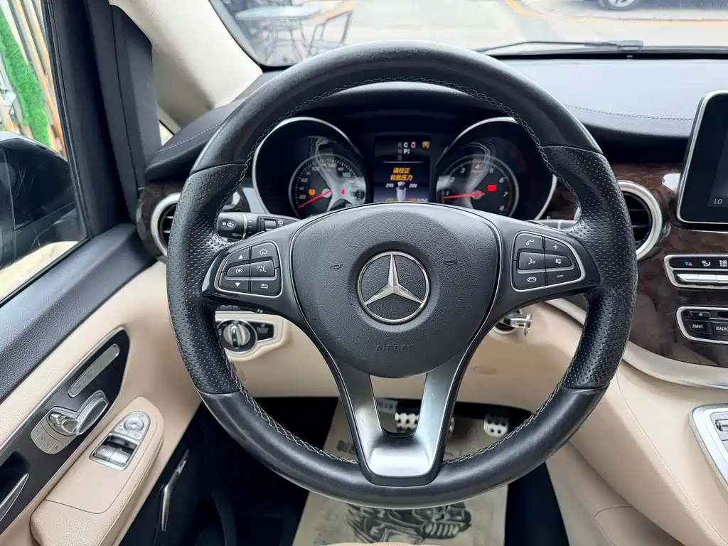 Mercedes-Benz V-Class — миниатюра 10