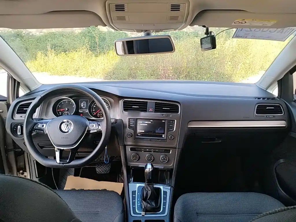 Volkswagen Golf — миниатюра 10