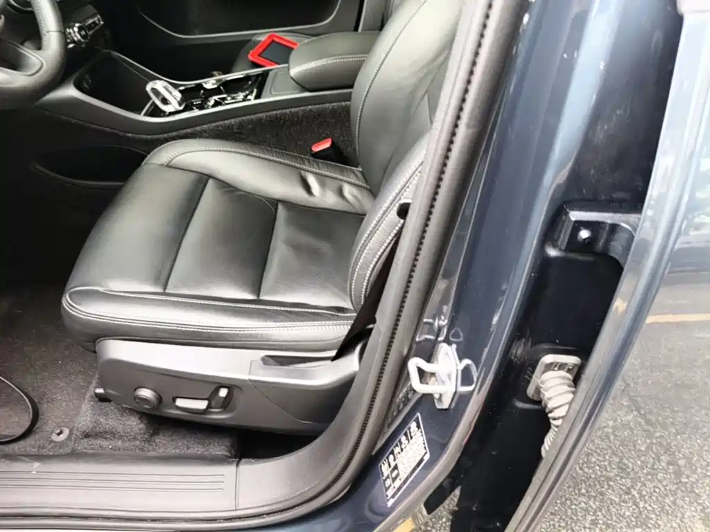 Volvo XC40 — миниатюра 15