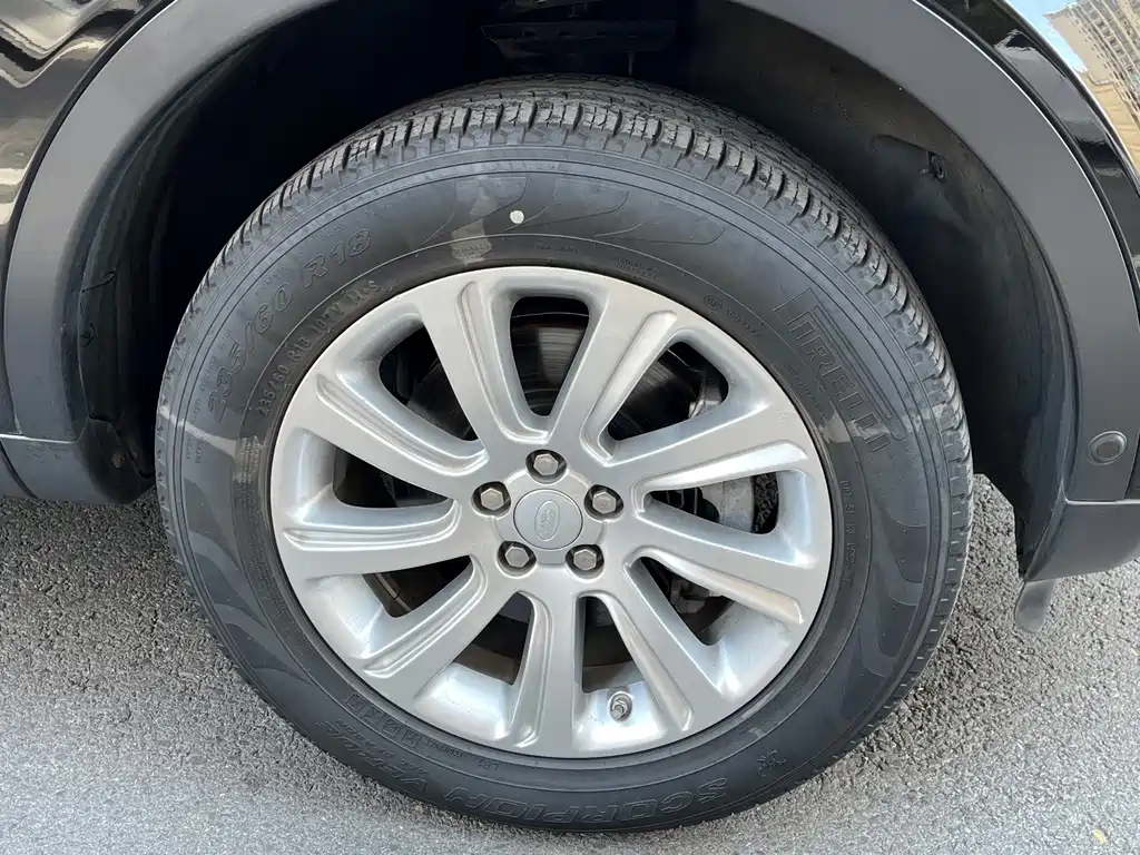 Land Rover Discovery Sport — миниатюра 16