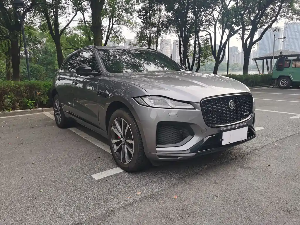 Jaguar F-PACE — миниатюра 3