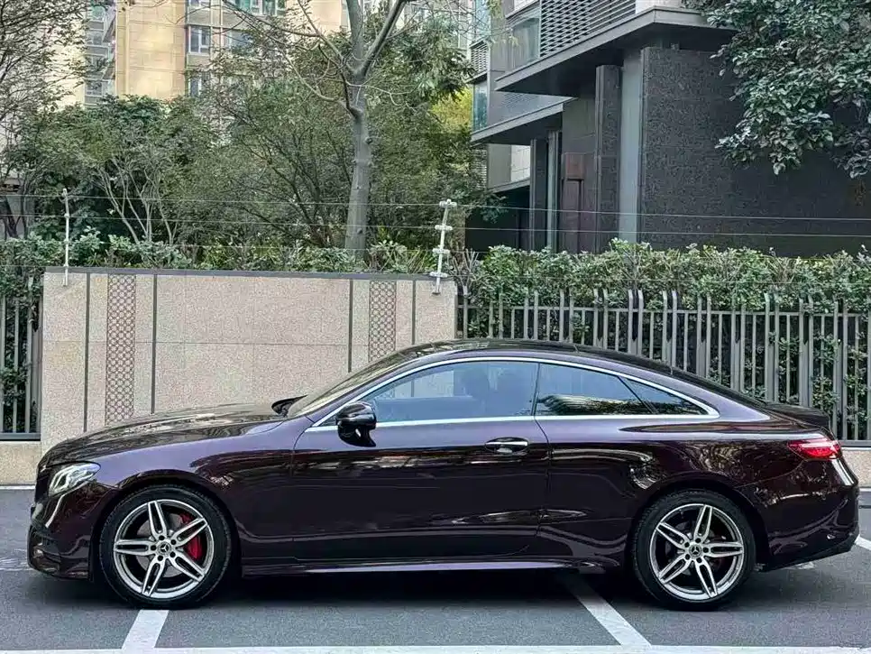 MERCEDES-BENZ E CLASS